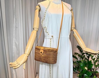 Rattan Box Bag with Batik Lining – Handwoven Bali Oval Crossbody or Shoulder Purse, Adjustable Leather Strap