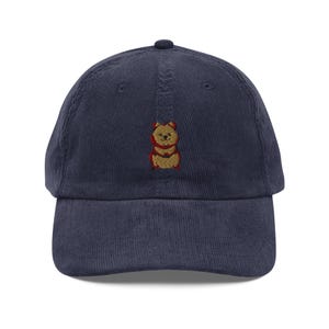 クオッカ コーデュロイ キャップ | クオッカ 刺繍 帽子 | かわいいオーストラリアの有袋類の幸せそうな笑顔のクオッカ コーデュロイ キャップ