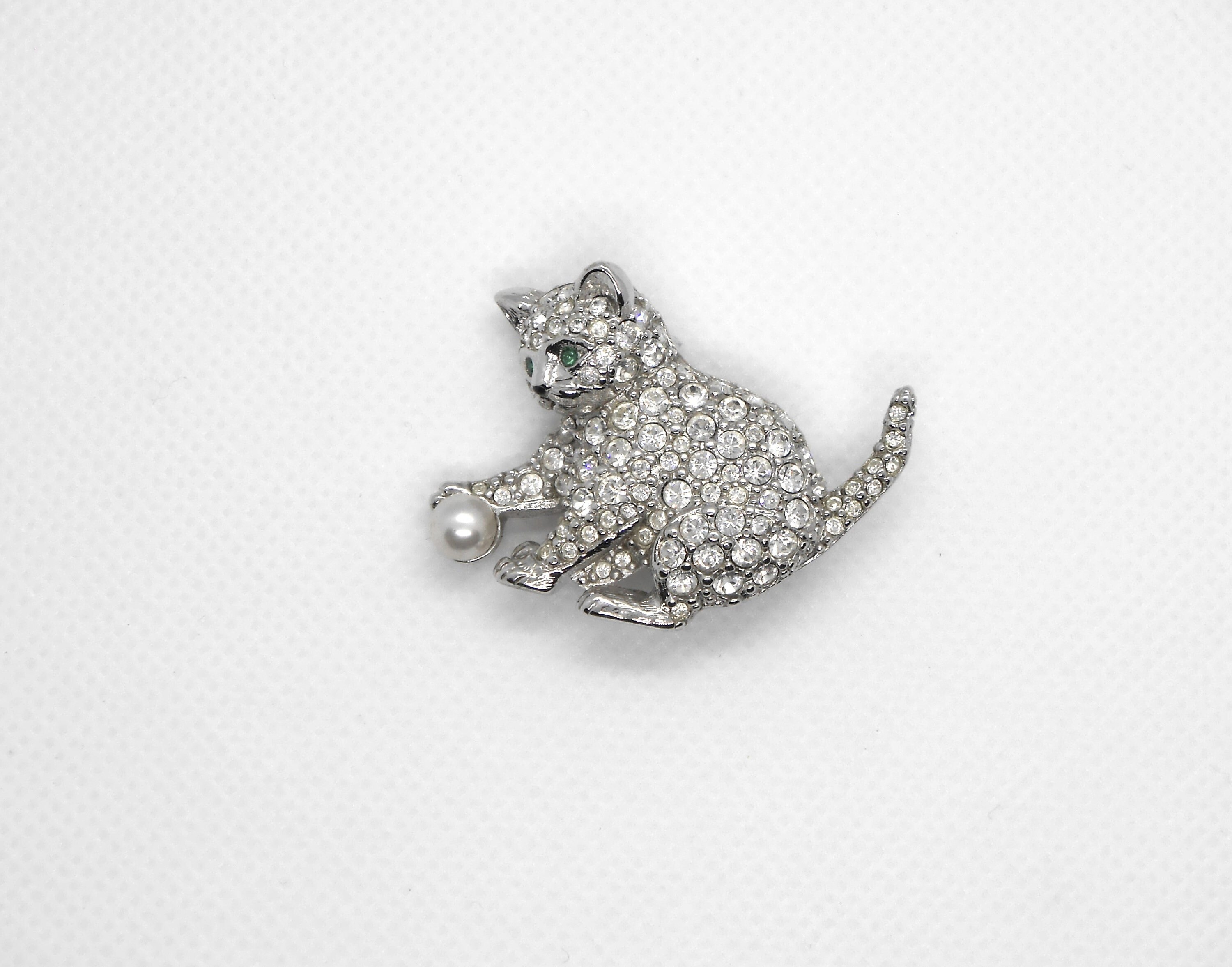 Swarovski Green Eye Kitten With Pearl Ball Brooch Retired Cat Pin Signed Etsy Canada