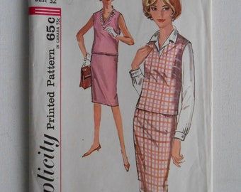 Vintage 60s V Neck Pullover Top, Long Sleeve Blouse, Slim Straight Skirt Business Casual Sewing Pattern Simplicity 4953 Size 12 Bust 32