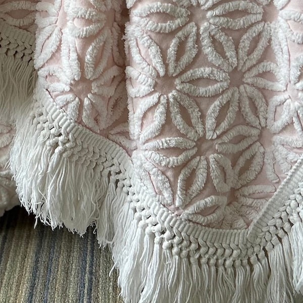 Vintage White Bedspread Fringe Macramé Trim