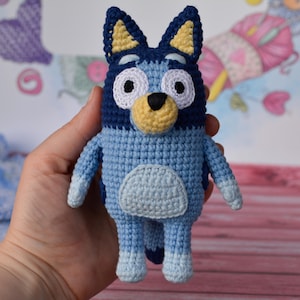 Bluey, Vovós Bluey, Brinquedo de crochê Bluey, Pelúcia original, Personagem do desenho animado, Melhor presente, Filhote azul, Cachorro de crochê, Cachorros Bluey e Bingo