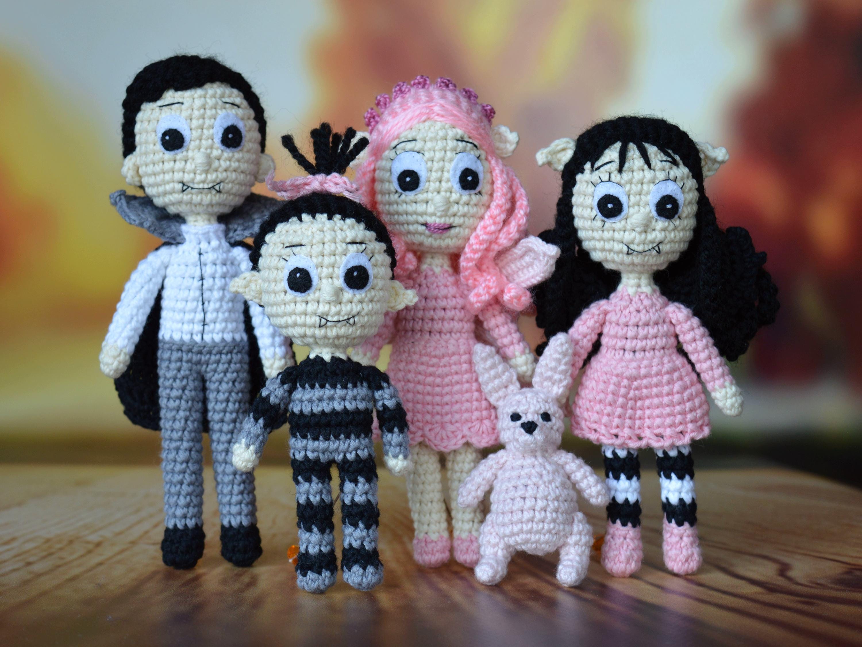 Isadora Moon, Mirabelle, Emerald, Honeyblossom, Vampire Doll, Pink
