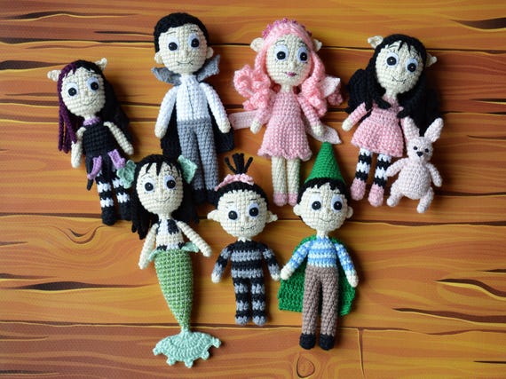 Isadora Moon, Mirabelle, Emerald, Honeyblossom, Vampire Doll, Pink