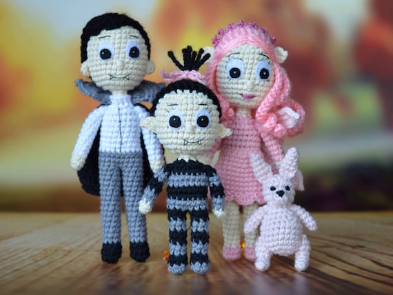 Isadora Moon, Mirabelle, Emerald, Honeyblossom, Vampire Doll, Pink