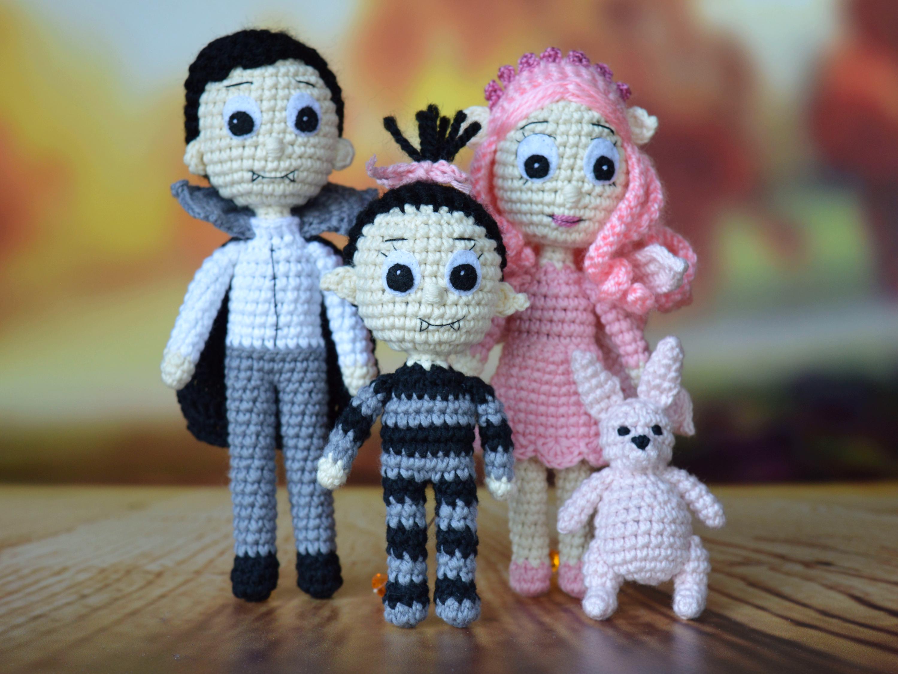 Isadora Moon, Mirabelle, Emerald, Honeyblossom, Vampire Doll, Pink