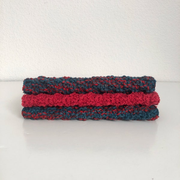 Set of 3 cotton knit washcloths - dark blue and red kitchen dishcloths