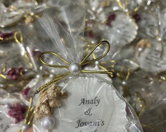 Personalized Wedding Favor Magnet, Custom Fridge Magnet, Bridal Shower Favor, Baptism Favor, Resin Magnet, Guest Gift