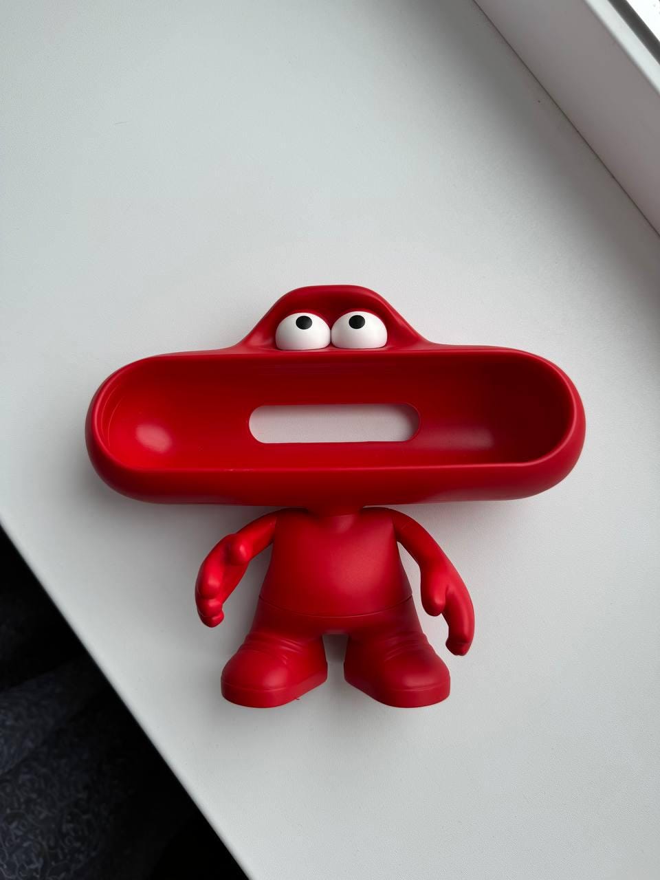 Beats Red by DR Dre. Pill Bluetooth Speaker Dude Holder Dude Stand