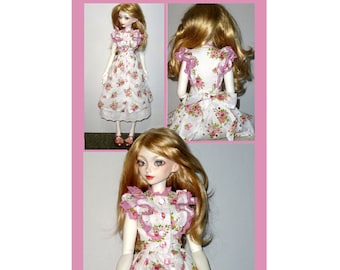 Easing the Pattern - "Prissy" Dress Pattern for SD Size BJD Girls
