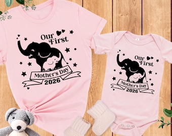 Camiseta Nuestro Primer Día de la Madre 2026, Mini Camisetas Mamá, Regalo del Día de la Madre, Regalo para Mamá de parte de los Niños, Mamá Hija Hijo, Regalo para Fiesta Familiar, Camiseta del Día de la Madre