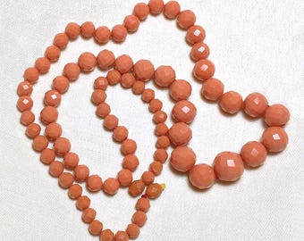 Vintage Faceted Peach Acrylic Bead Necklace Graduated 29.25"