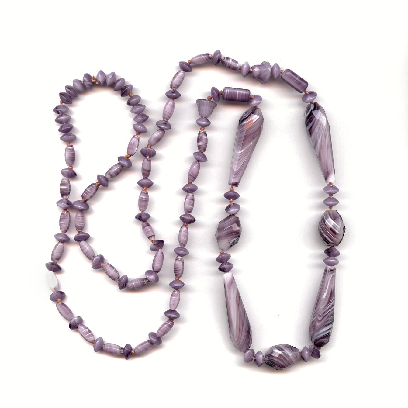 Collier Rétro Années 50/60 - 23 Perles En Pâte De Verre Violette Striée - Occasion - Bijou Vintage