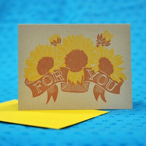 Biglietto di girasole per te con linoleografia tipografica