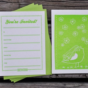 Invitaciones tipográficas verdes para rellenar en blanco con forma de pájaro nupcial, paquete de 10