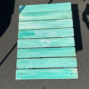 Beach Vibes Table