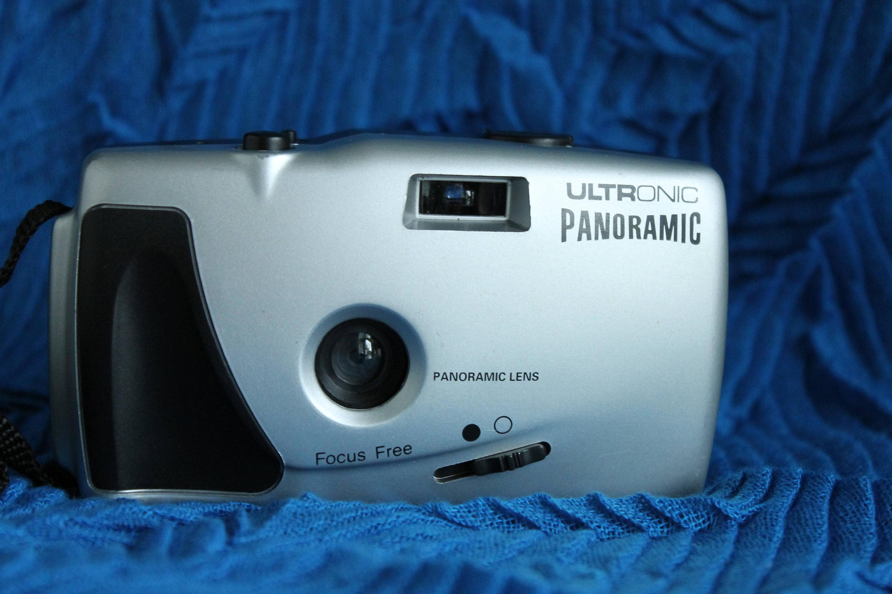 Ultronic Panoramic 35mm camera silver