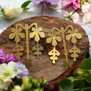 Chandelier Florals - Gold