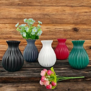 Stylish and Unique Decorative Vase – Perfect for Every Space