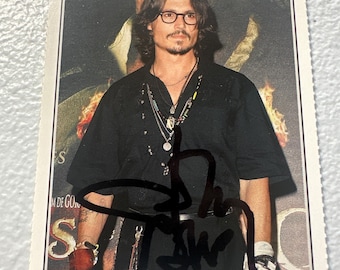 Tarjeta autografiada de Johnny Depp