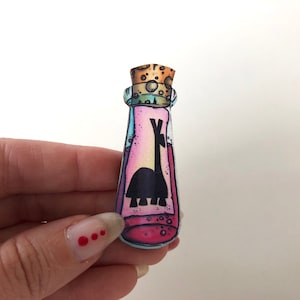 Lama-Trank-Flasche - der Kaiser neue Nut - Laser geschnitten Holz Brosche