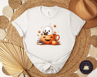 Maglietta Boo Tea and Books, fantasma stravagante che si gode il tè e le storie, ottima per Halloween e come regalo per gli amanti della lettura, maglietta con fantasma carino