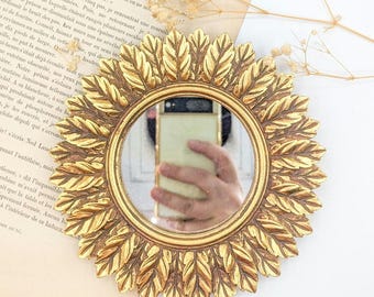Small round mirror ex voto odditie and curiosities, retro vintage decoration, flower mirror