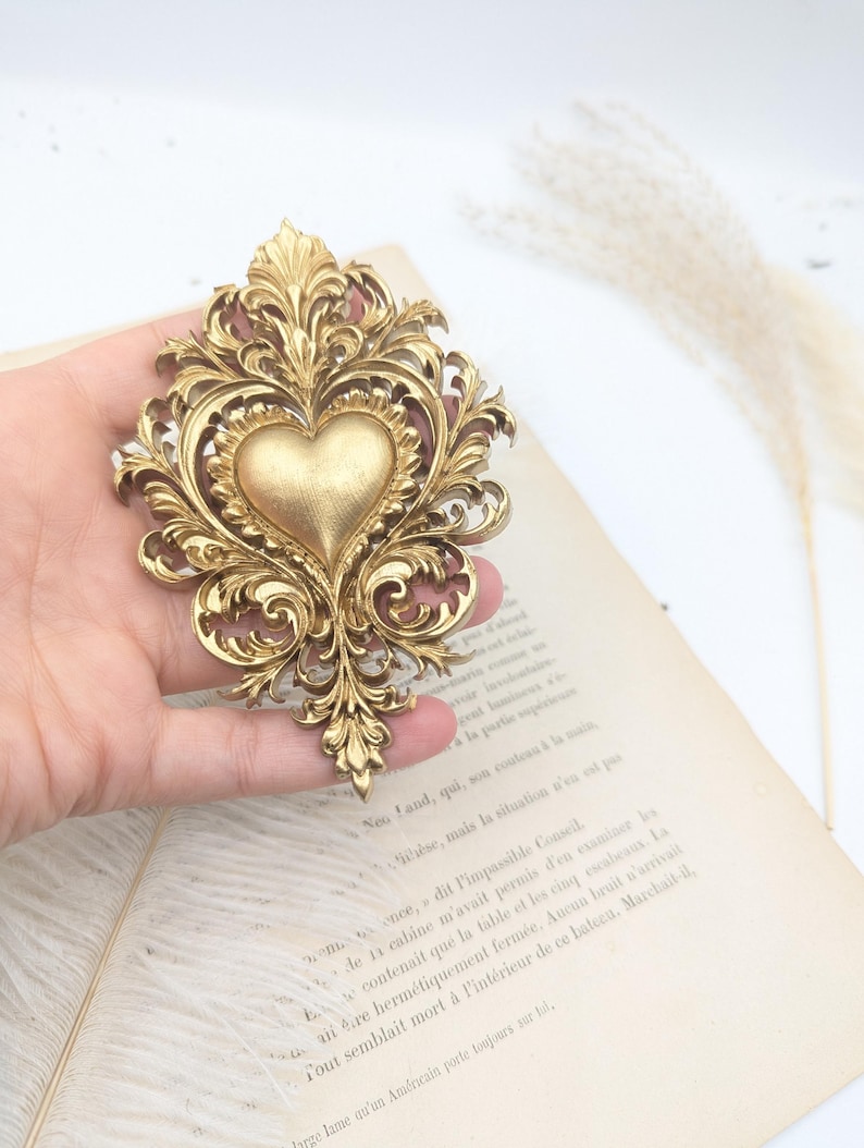 Sacred heart wall decoration ex voto – romantic Baroque decor – Marie Antoinette/Bridgerton style – Rococo cabinet of curiosities – image 5