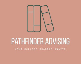 Puede incluir: Un logotipo para Pathfinder Advising, un servicio de asesoramiento universitario. El logotipo presenta una pila de tres libros en un contorno verde oscuro, con el texto "PATHFINDER ADVISING" en blanco debajo de los libros y el lema "YOUR COLLEGE ROADMAP AWAITS" en blanco debajo del texto.