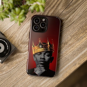 Crown King Kendirck Lamar Tough Case - iPhone 16 15 14 13 12 11 Pro Max en Samsung S24 S23 S22 S21 Ultra Plus beschermhoes