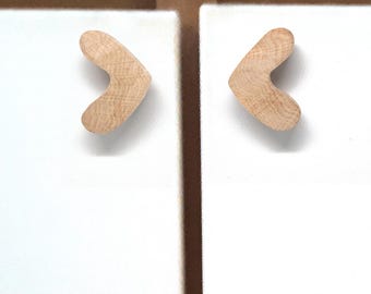 Wooden Furniture Knobs - Minimalist and Natural Design | Solid Wood Handles or Pulls for Drawers, Cupboards - Chevron Pattern x2