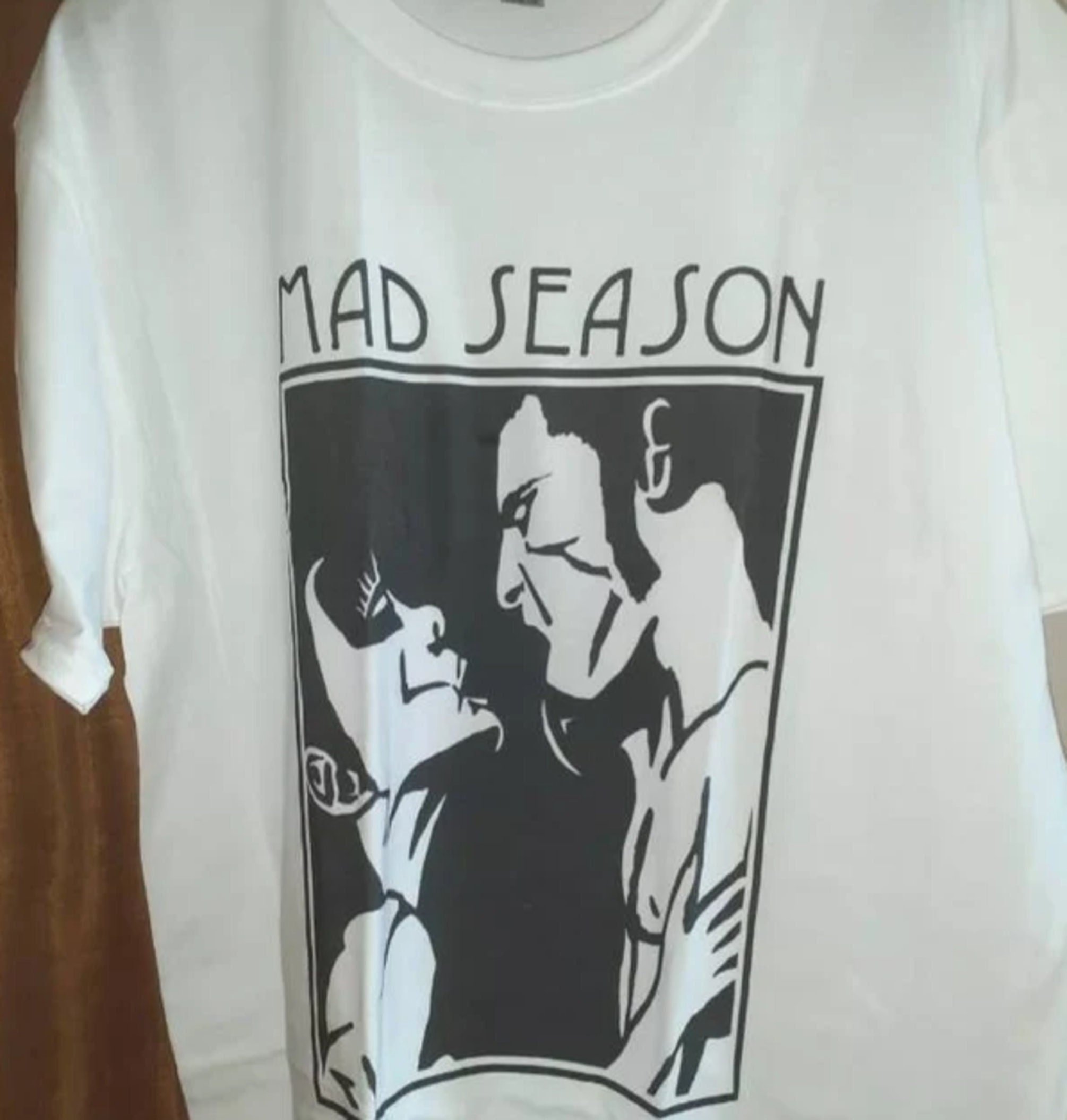 メール便に限り送料無料!! MAD SEASON / レアTシャツ