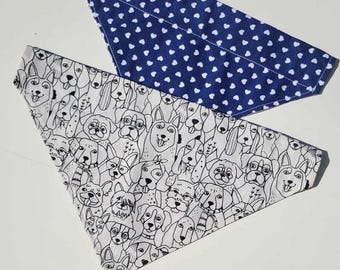 Bandana reversible para perro – Algodón francés hecho a mano, dibujo de perro/corazón azul marino