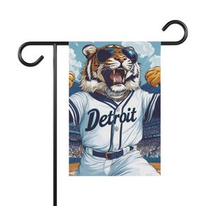 Detroit Tigers Garden Flag: Baseball Team Spirit Outdoor Decor