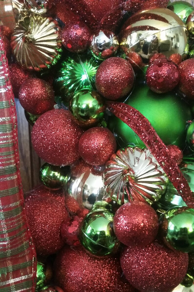 Gold Beautiful and One of a Kind Home Decor All That Glitters Shatterproof Ornament Wreath in Vermilion Rich /& Lime Green