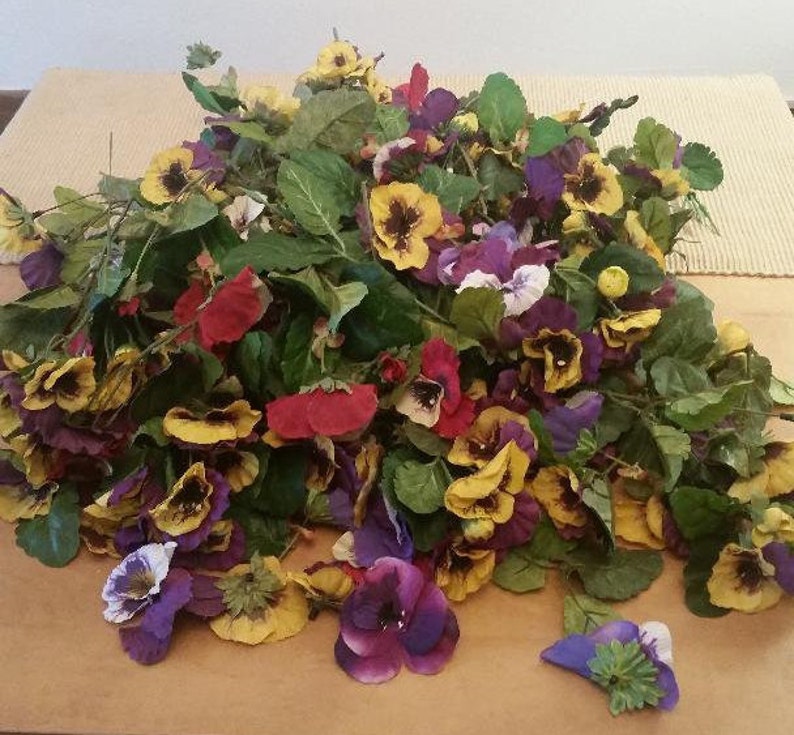 Candle Rings Flowers and White Yellow /& Arches in Purple A One Pound Mix of Silk Faux Artificial Pansies Pansy Stems Burgundy