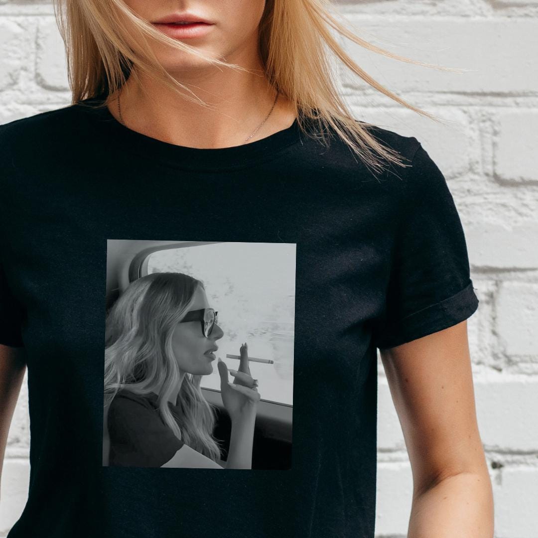 Dorit Smoking Women's Tee *fitted Style* RHOBH Dorit Kemsley Beverly Hills  Bravo Merch Tshirt Shirt Bravocon Gifts for Her Iconic Cigarette