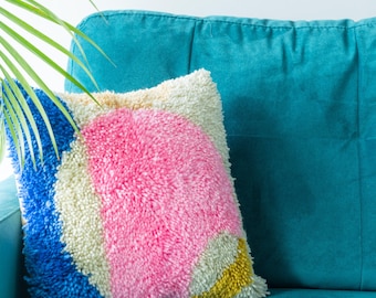 Bubble Geometry Latch Hook Cushion Kit