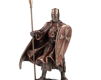 十字軍騎士戦士の斧を冷間鋳造ブロンズと樹脂で作った彫像フィギュア