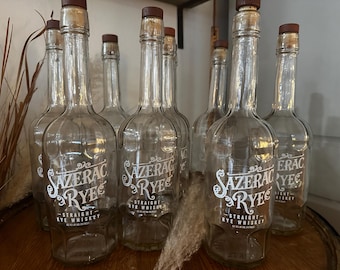 Garrafas vazias de uísque Sazerac Rye