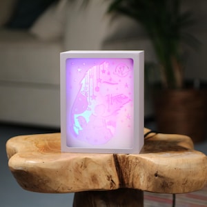 Lightbox LunaNight Nachtlicht | LED-Bilderbox mit Farbwechsel, austauschbare Ebenen & Timerfunktion | Einzigartige Lichtbox 3D-gedruckt