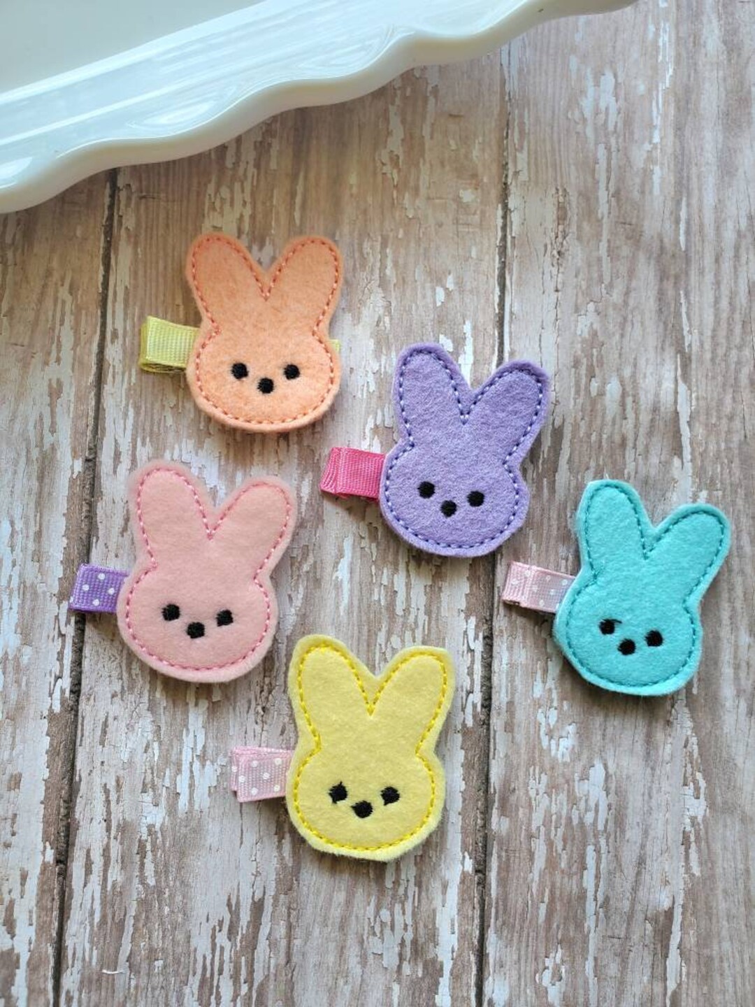 Barrette à Cheveux Brodée Lapin (Bunny) - Thème Pâques/Printemps - Fait Main Aux USA - Neuf