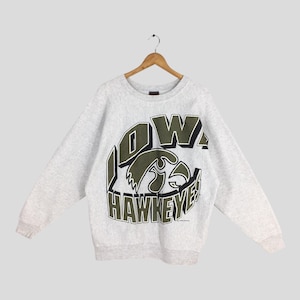 Vintage Iowa Hawkeyes Football Gray Sweatshirt Large Iowa Hawkeyes Printed Crewneck University Of Iowa Jumper Iowa College Sweater Size L