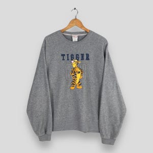 Vintage 90s Tigger Disney Gray Sweatshirt Large Tigger Embroidered Crewneck Winnie The Pooh Cartoon Sweater Tigger Disneyland Jumper Size L