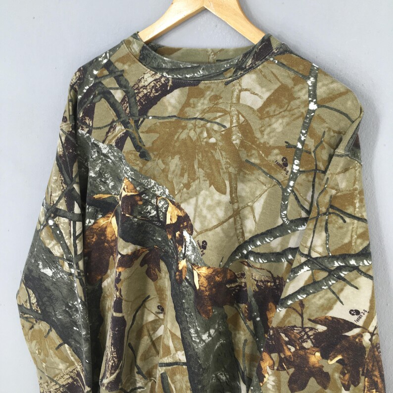 Vintage Outfitters Ridge Mossy Oak Camo Sweatshirt Stor Kamouflage Äkta Trädjaktströja Rund Neck Mossy Forest Bucks Mönstrad Tröja L bild 3