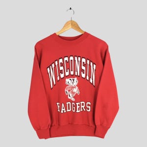 Vintage Wisconsin Badgers  Sweatshirt Medium University of Wisconsin Printed Jumper Uw Madison Wisconsin Pullover Badgers Football Sweater M