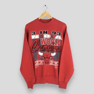 Vintage 90s Chicago Bulls NBA Red Sweatshirt Large National Basketball Jordan Bulls Crewneck Chicago Bulls Printed Sweater Bulls Pullover L