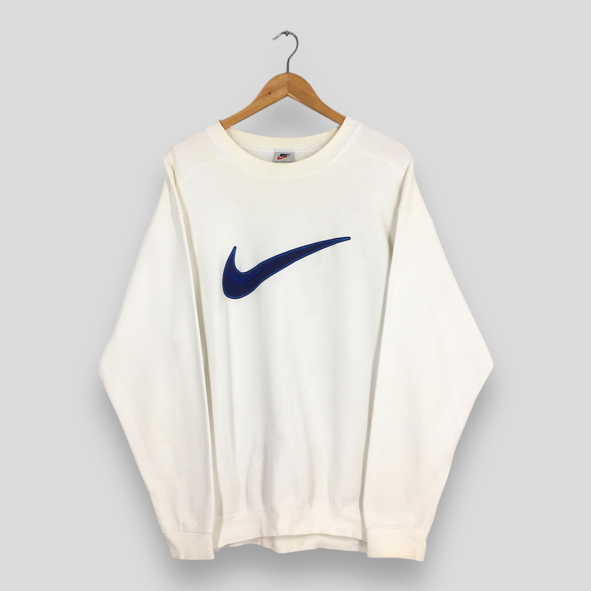 white vintage nike jumper