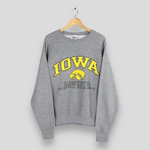 Vintage Iowa Hawkeyes NCAA Sweatshirt Large Iowa Hawkeyes Printed Logo Crewneck University Of Iowa Pullover Iowa Football Sweater Size L