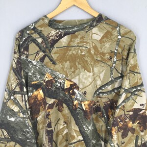 Vintage Outfitters Ridge Mossy Oak Camo Sweatshirt Stor Kamouflage Äkta Trädjaktströja Rund Neck Mossy Forest Bucks Mönstrad Tröja L bild 2